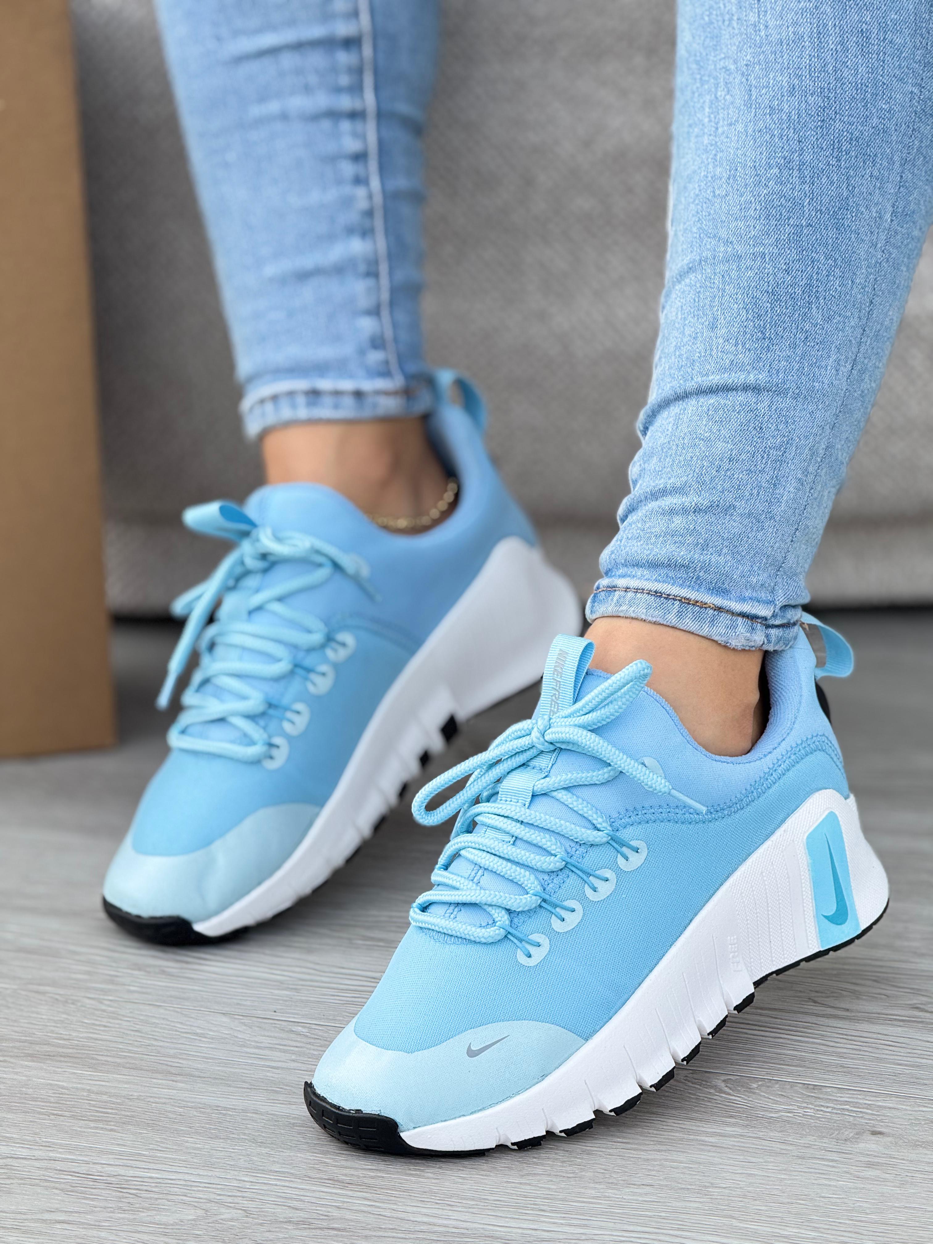 TENIS NK RS DAMA FB