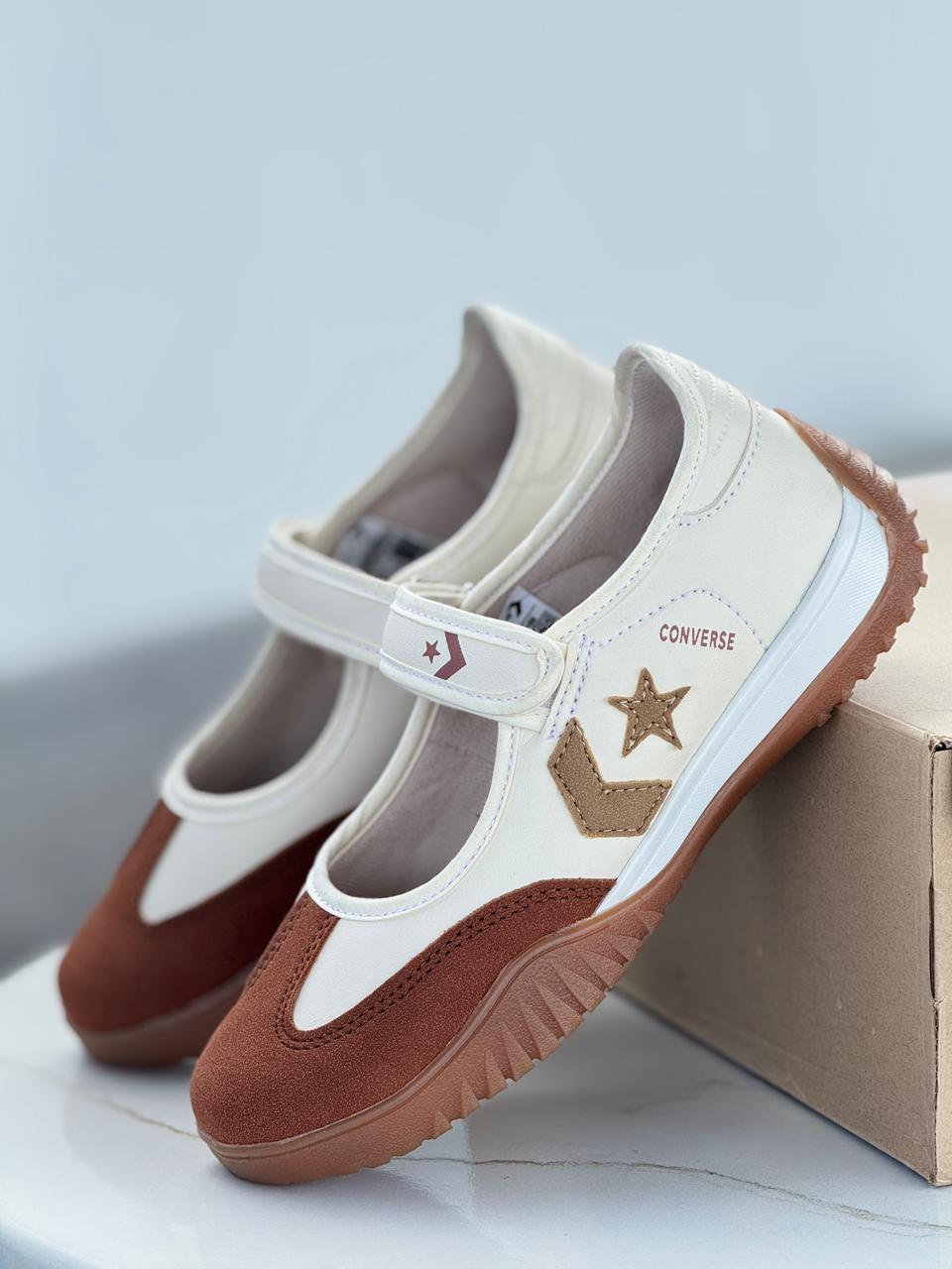 MAFALDA CONVERSE CON CIERRE